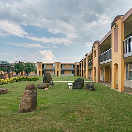 Red Roof Inn Форсайт Экстерьер фото