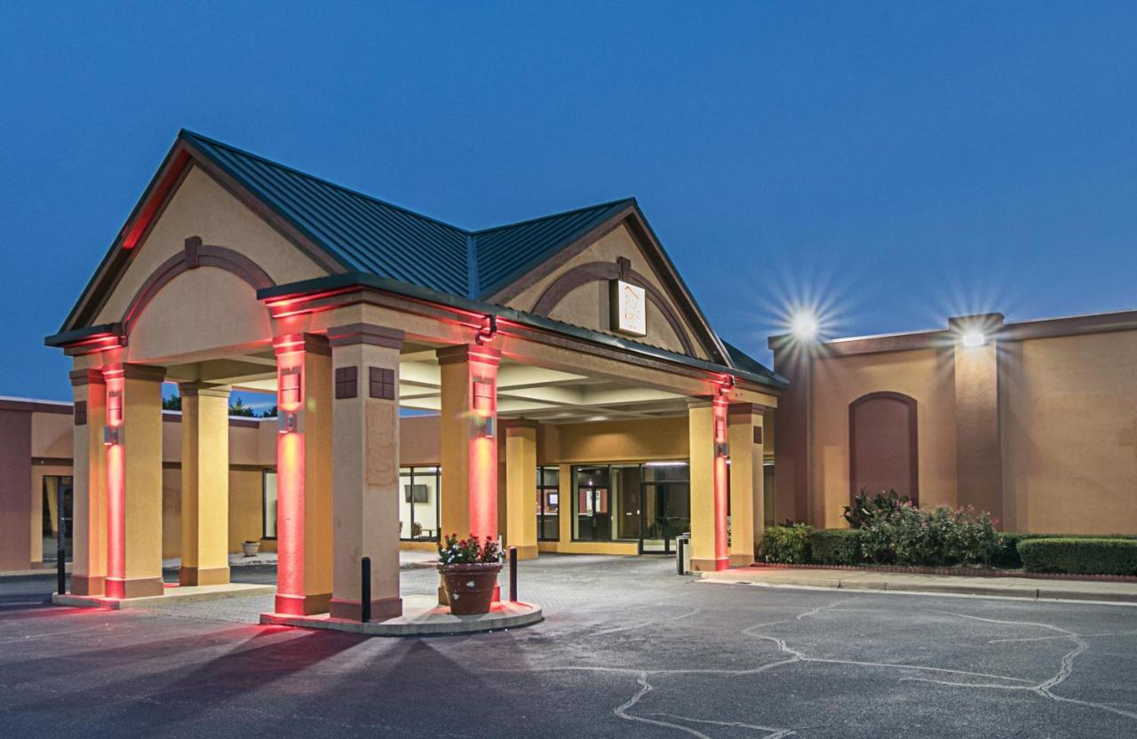 Red Roof Inn Форсайт Экстерьер фото