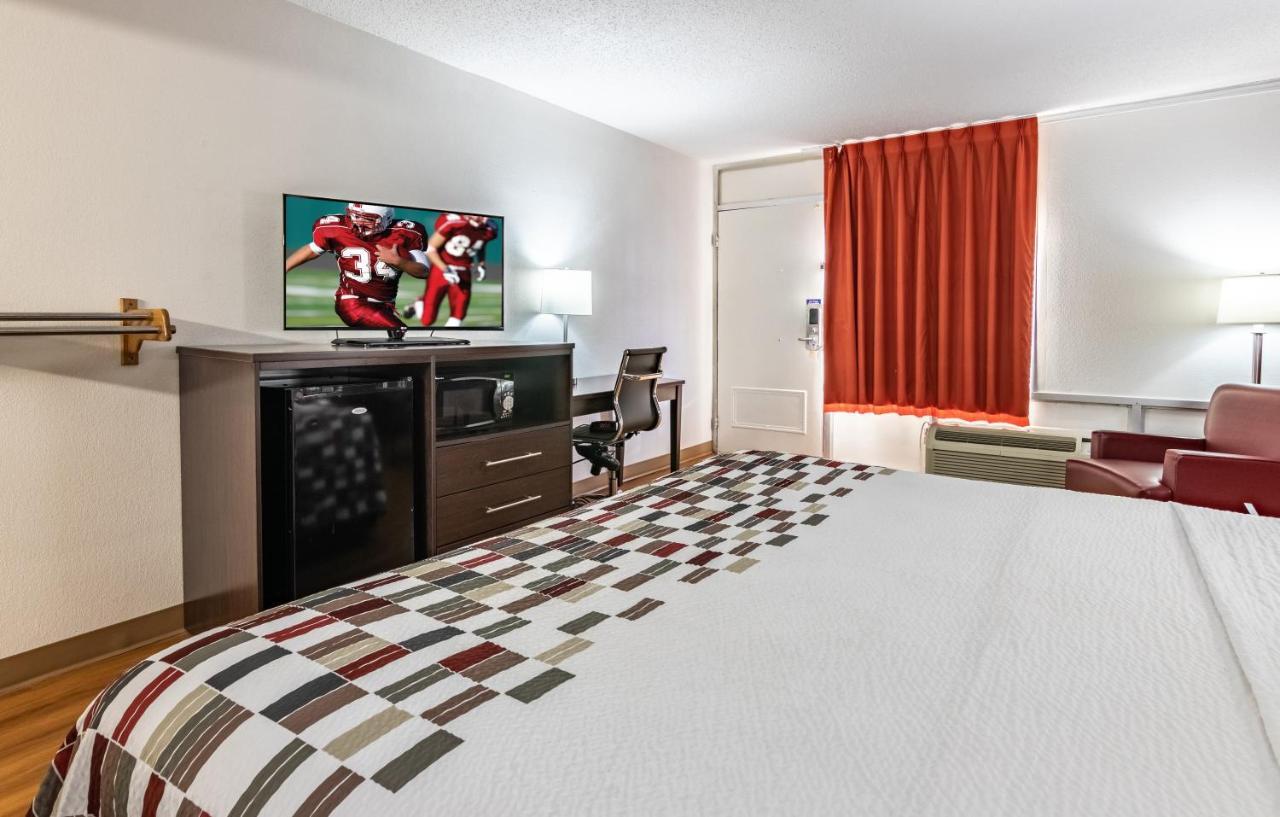 Red Roof Inn Форсайт Экстерьер фото