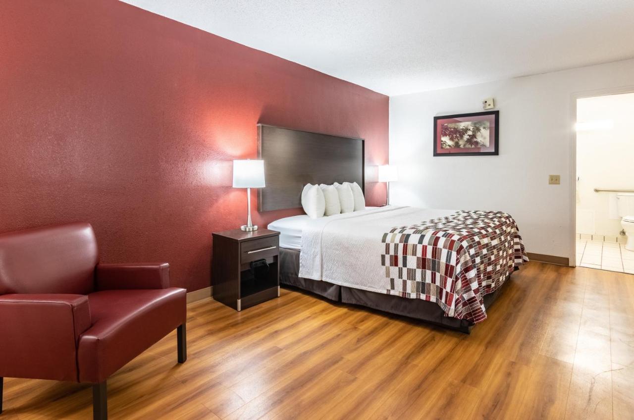 Red Roof Inn Форсайт Экстерьер фото