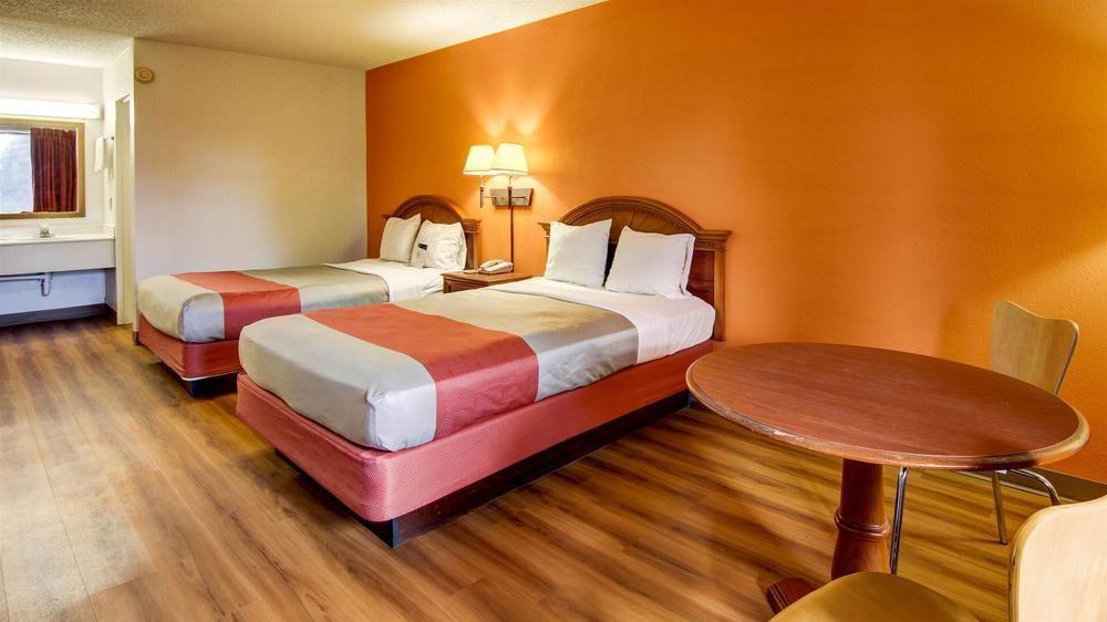Red Roof Inn Форсайт Экстерьер фото