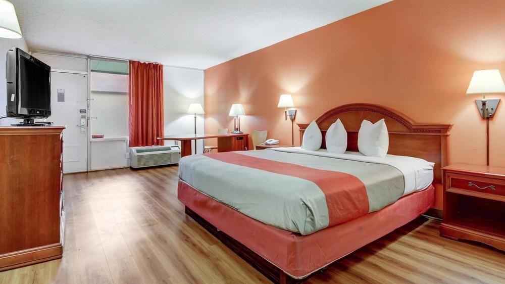 Red Roof Inn Форсайт Экстерьер фото