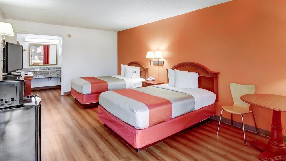 Red Roof Inn Форсайт Экстерьер фото